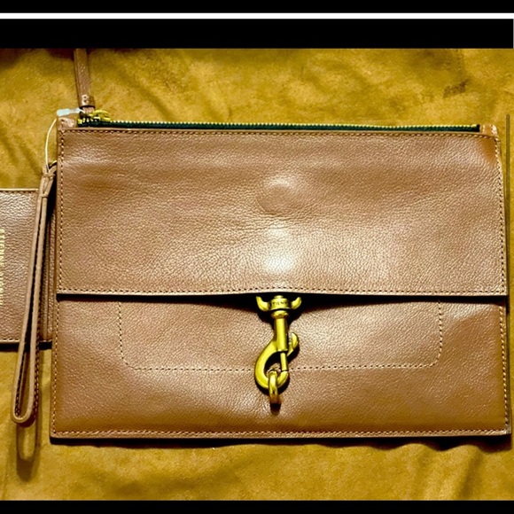 Etienne Aigner Harper Large clutch New in box - Picture 2 of 4